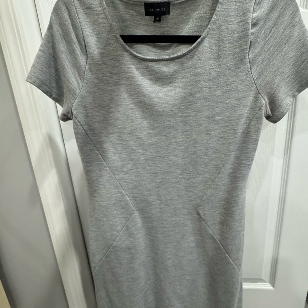 The limited Gray Short Sleeve Dress